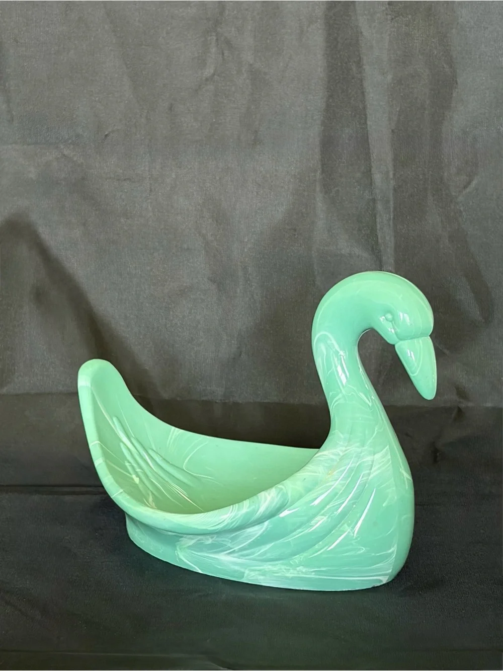 Vintage sea foam green molded plastic swan trinket/soap dish